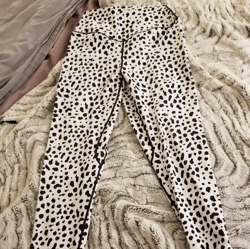 Balance Athletica Snow Leopard